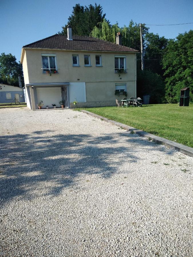 La Menuiserie Myennes Exterior foto