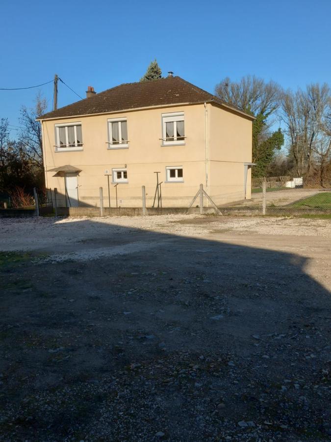La Menuiserie Myennes Exterior foto